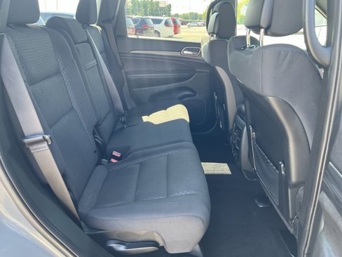 Used 2020 Jeep Grand Cherokee Laredo image 11