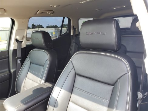 Used 2022 GMC Acadia Denali image 16