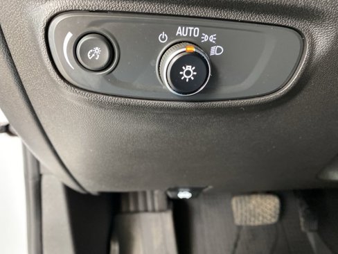 Used 2023 Chevrolet Equinox LT image 30