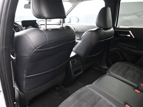 Used 2024 Mitsubishi Outlander SE image 10