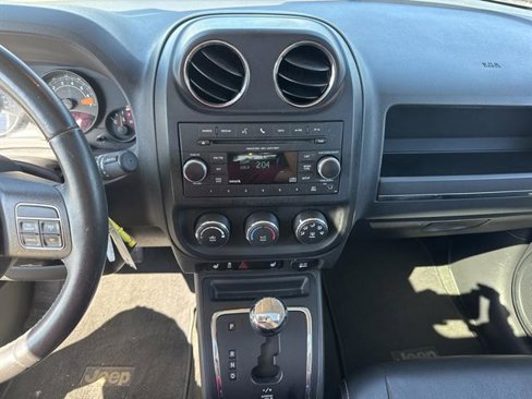 Used 2017 Jeep Patriot High Altitude image 15