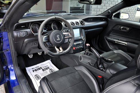 Used 2016 Ford Mustang Shelby GT350 w/ Technology Package image 28