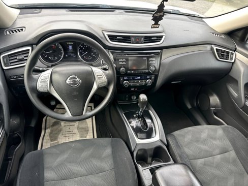 Used 2015 Nissan Rogue SV w/ SV Moonroof Package image 22