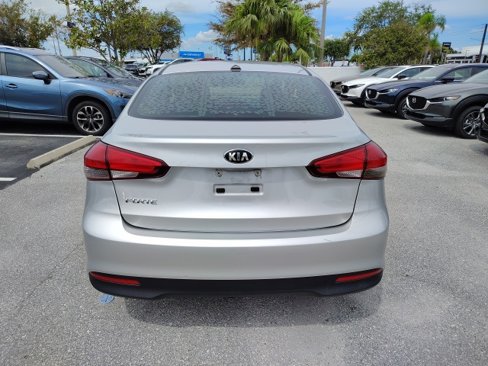 Used 2018 Kia Forte LX image 6