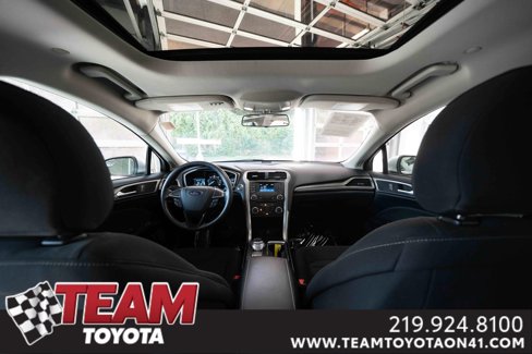 Used 2017 Ford Fusion SE image 19