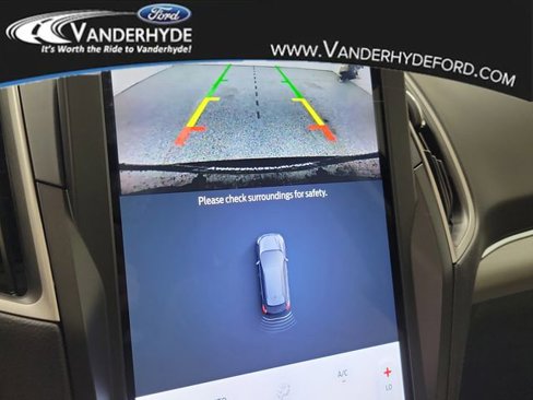 Used 2022 Ford Edge SEL w/ Convenience Package image 28