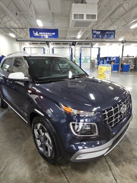 Used 2021 Hyundai Venue image 48