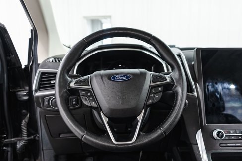 Used 2021 Ford Edge Titanium image 10