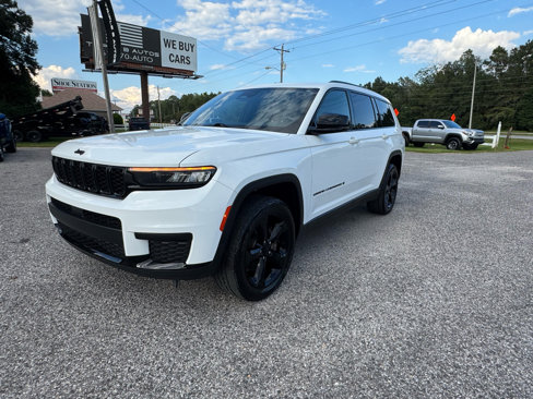 Used 2021 Jeep Grand Cherokee L Laredo image 1