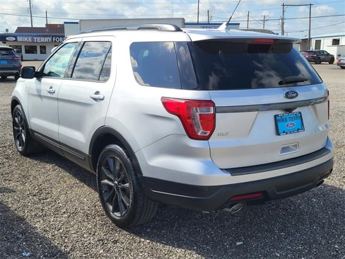 Used 2019 Ford Explorer XLT w/ Equipment Group 202A image 6