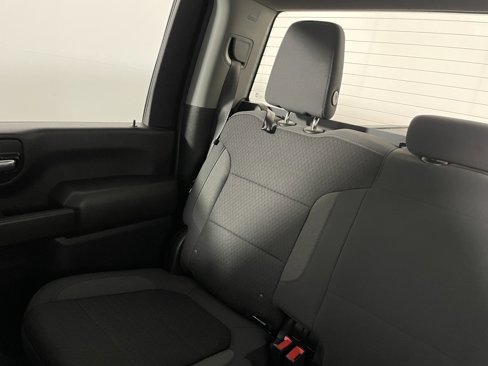 Used 2022 Chevrolet Silverado 2500 Custom w/ Custom Value Package image 13