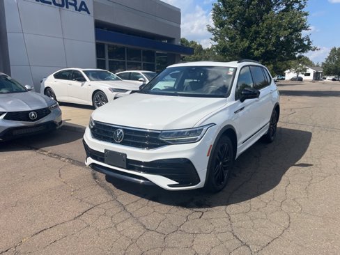 Used 2022 Volkswagen Tiguan SE R-Line image 27
