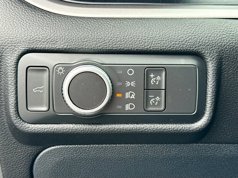 Used 2022 Ford Explorer XLT image 10
