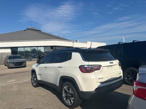 Used 2018 Jeep Compass Limited image 4