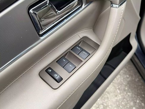 Used 2013 Lincoln MKX FWD image 19