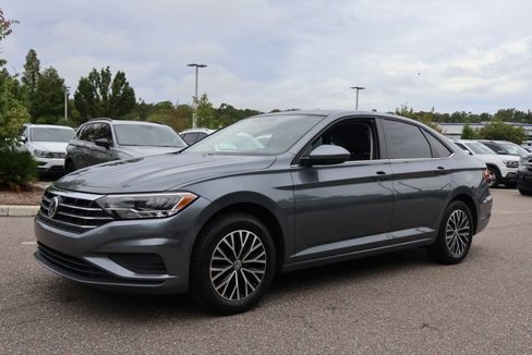 Certified 2020 Volkswagen Jetta SE w/ SE Cold Weather Package image 3