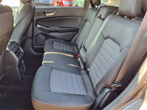 Used 2020 Ford Edge SE image 20