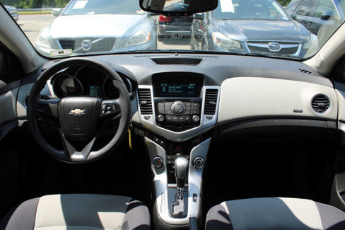 Used 2013 Chevrolet Cruze LS image 30