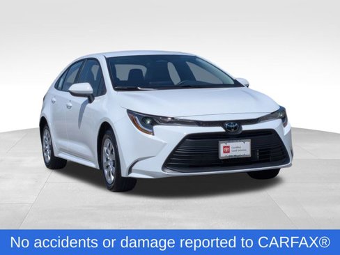Certified 2025 Toyota Corolla LE image 3