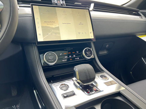 Certified 2024 Jaguar F-PACE R-Dynamic S image 9
