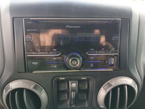 Used 2012 Jeep Wrangler Unlimited Sport image 40