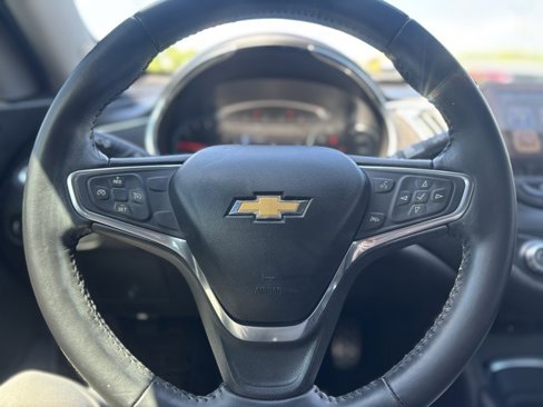 Used 2017 Chevrolet Malibu LT image 22