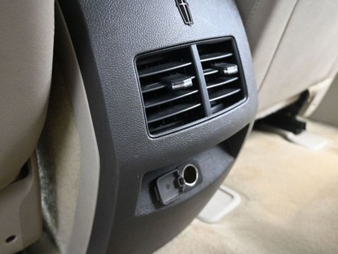 Used 2015 Lincoln MKX FWD image 16