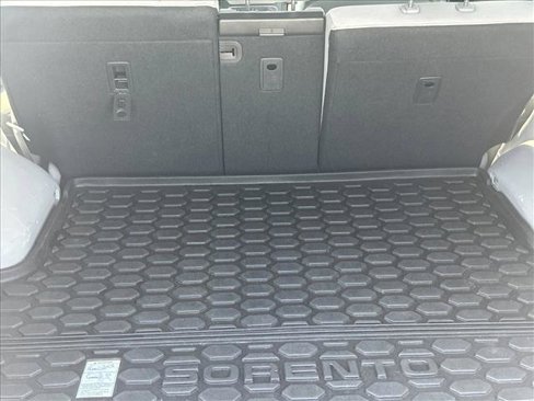 Used 2014 Kia Sorento LX image 7