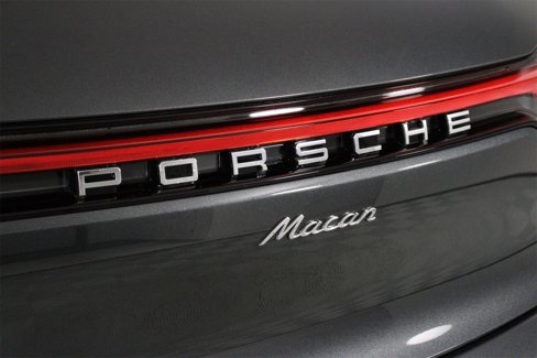 Used 2025 Porsche Macan image 22