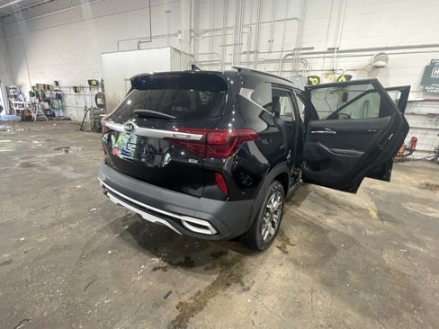 Used 2021 Kia Seltos EX image 7