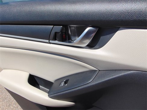 Used 2019 Honda Accord EX image 24