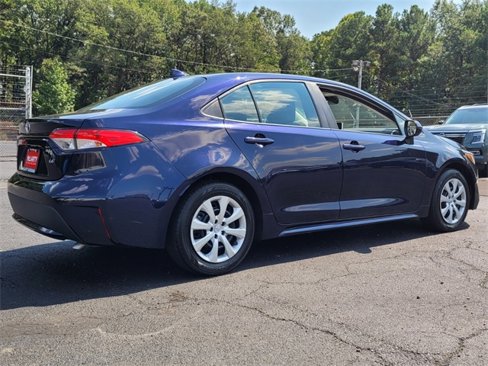 Used 2021 Toyota Corolla LE image 3