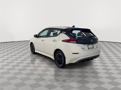 Certified 2024 Nissan Leaf SV Plus image 8