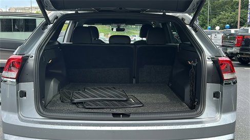 Used 2022 Volkswagen Atlas Cross Sport SE image 18