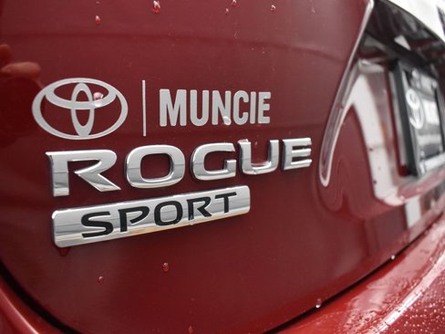 Used 2019 Nissan Rogue Sport S image 14