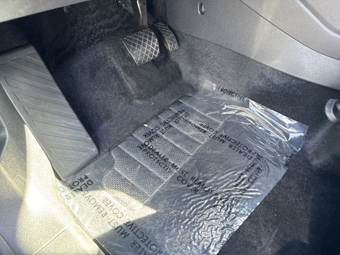 Certified 2024 Volkswagen Tiguan S image 18