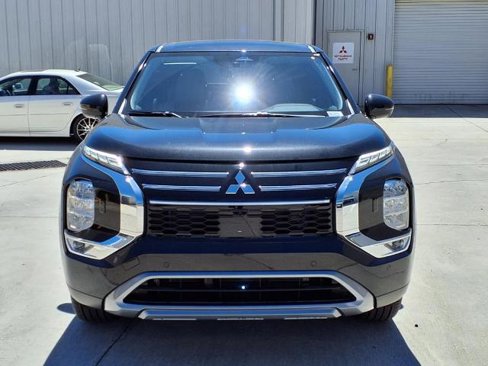 New 2025 Mitsubishi Outlander SE image 6