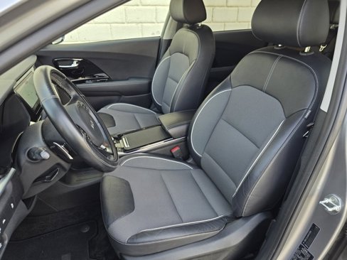 Used 2022 Kia Niro EX image 20