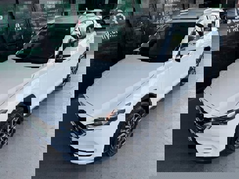 Used 2018 MAZDA CX-5 Touring image 2