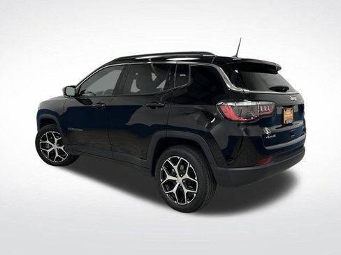 Used 2024 Jeep Compass Limited image 3