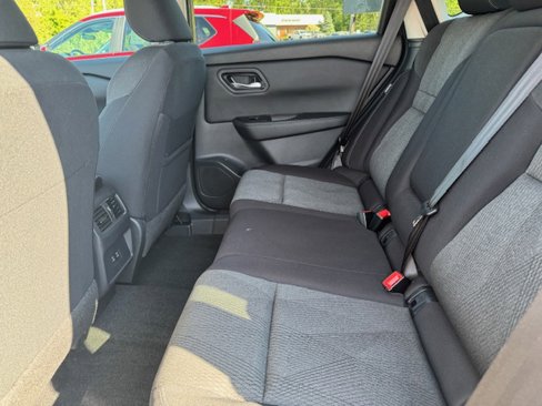 Used 2024 Nissan Rogue SV image 8