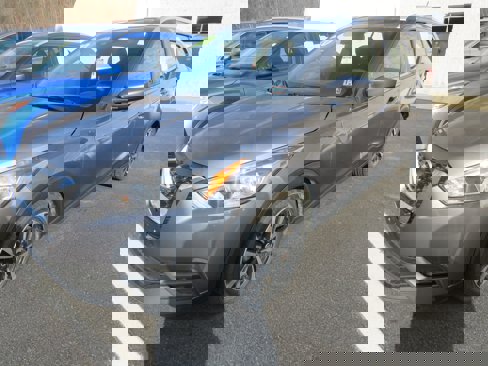 Used 2020 Nissan Kicks SV image 3