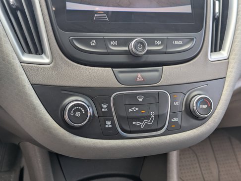Used 2019 Chevrolet Malibu LS image 24