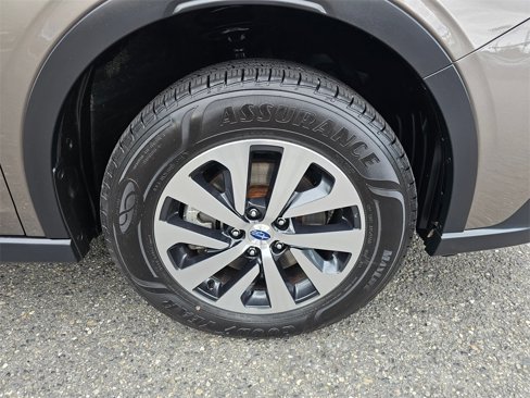 Used 2022 Subaru Outback Premium image 9