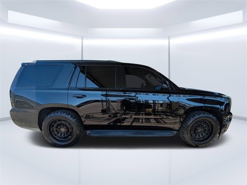 Used 2017 GMC Yukon SLT image 2