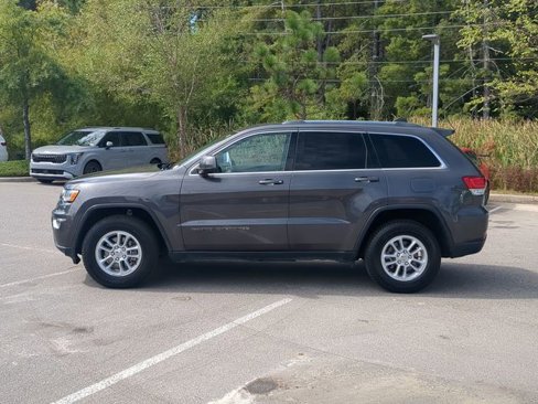 Used 2020 Jeep Grand Cherokee Laredo image 7