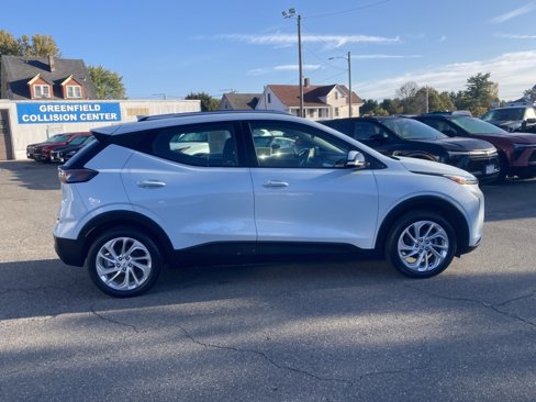 Used 2023 Chevrolet Bolt EUV LT w/ Comfort Package image 8