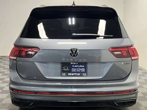 Used 2022 Volkswagen Tiguan SE R-Line image 20