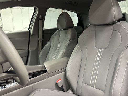 Used 2024 Hyundai Elantra Blue image 5