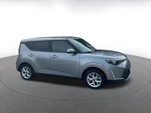 Used 2023 Kia Soul LX w/ LX Technology Package image 2